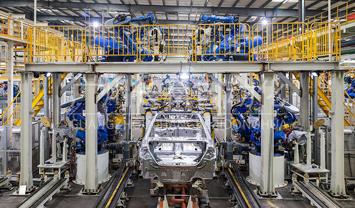 安川機器人在汽車生產(chǎn)車間 安川機器人在汽車生產(chǎn)車間