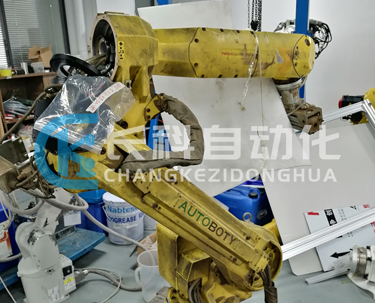 發(fā)那科機(jī)器人M-20iA減速機(jī)漏油維修 發(fā)那科機(jī)器人M-20iA減速機(jī)漏油維修