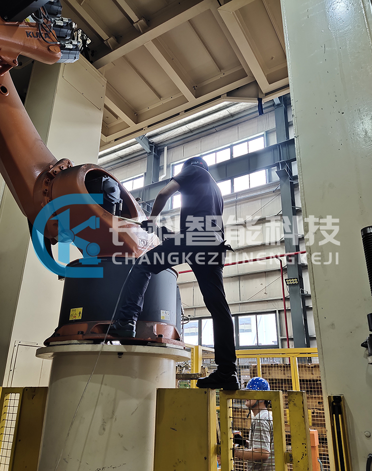 庫(kù)卡機(jī)器人KR120 R3500 press保養(yǎng)護(hù)理 庫(kù)卡機(jī)器人KR120 R3500 press保養(yǎng)護(hù)理