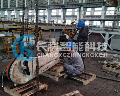 庫卡大型機械臂減速箱更換現(xiàn)場 庫卡大型機械臂減速箱更換現(xiàn)場